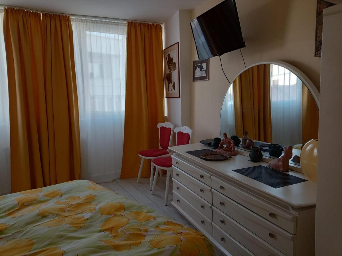Two Bedroom Apartment Farmec 클루지나포카 외부 사진